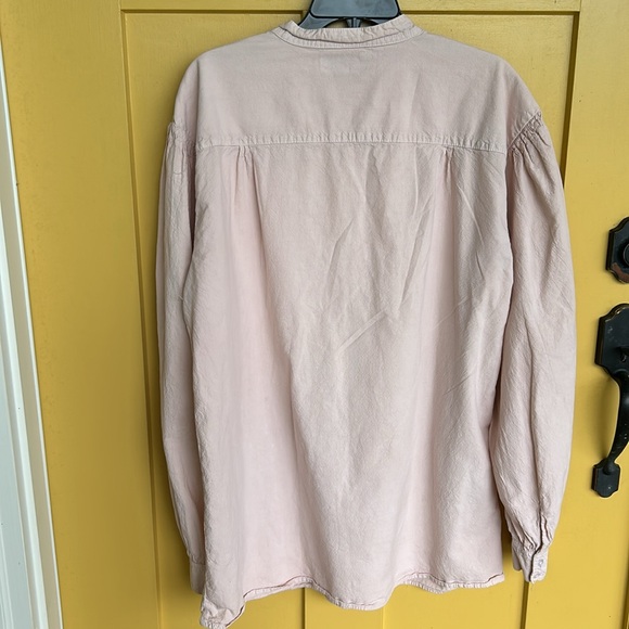 Pretty blush colored top - Picture 5 of 5